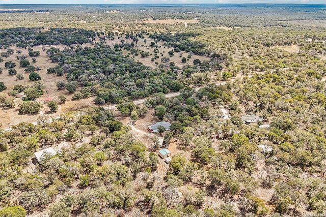 177 Longhorn Rd, Stockdale, TX 78160