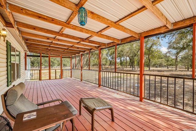 177 Longhorn Rd, Stockdale, TX 78160
