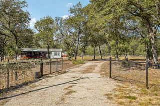 177 Longhorn Rd, Stockdale, TX 78160