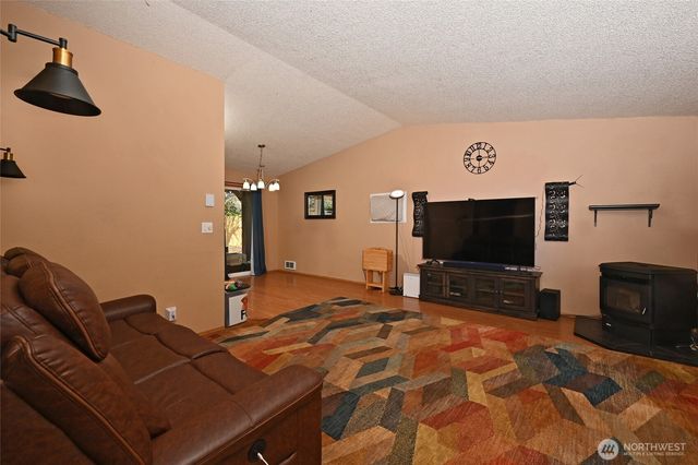 13110 108th Ave Court E, Puyallup, WA 98374