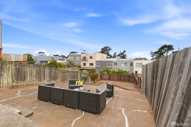 1943 35th Avenue, San Francisco, CA 94116