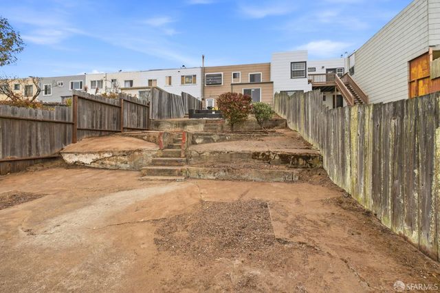 1943 35th Avenue, San Francisco, CA 94116