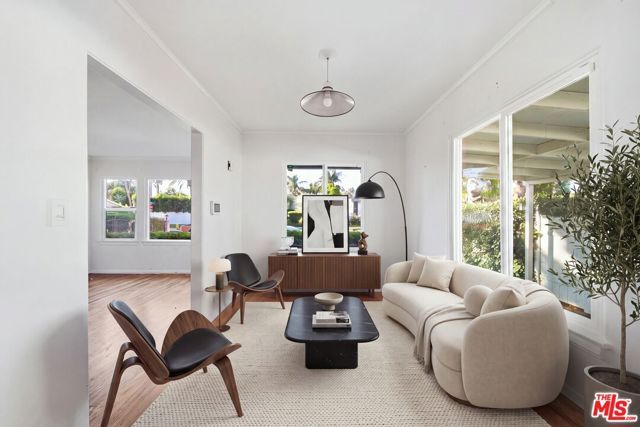 14707 Addison Street, Sherman Oaks, CA 91403