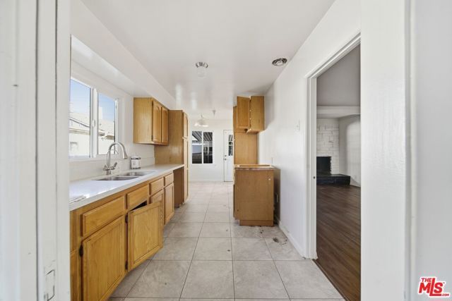 14707 Addison Street, Sherman Oaks, CA 91403