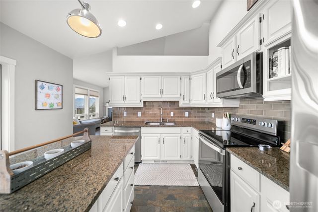 712 Vista View Place, East Wenatchee, WA 98802