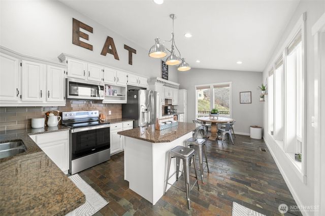 712 Vista View Place, East Wenatchee, WA 98802