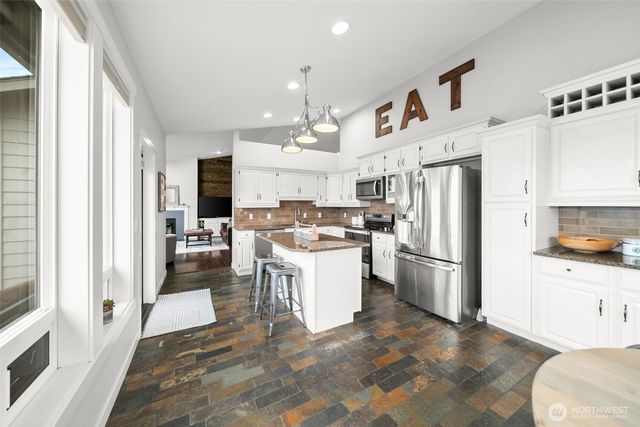 712 Vista View Place, East Wenatchee, WA 98802