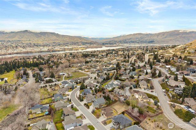 712 Vista View Place, East Wenatchee, WA 98802