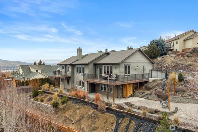 712 Vista View Place, East Wenatchee, WA 98802