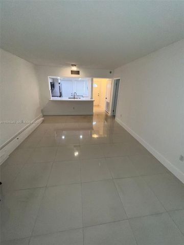 2810 NE 201st Ter G107, Aventura, FL 33180