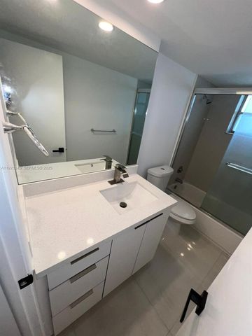 2810 NE 201st Ter G107, Aventura, FL 33180