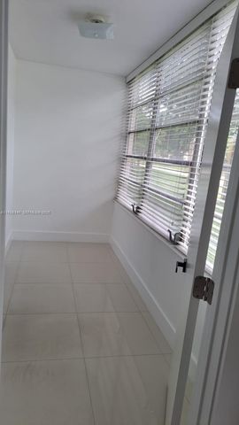 2810 NE 201st Ter G107, Aventura, FL 33180