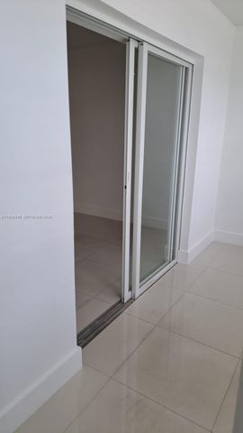 2810 NE 201st Ter G107, Aventura, FL 33180