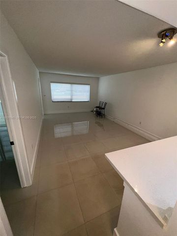 2810 NE 201st Ter G107, Aventura, FL 33180