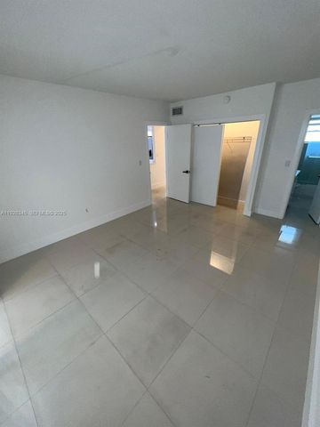 2810 NE 201st Ter G107, Aventura, FL 33180