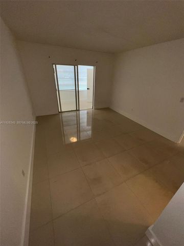 2810 NE 201st Ter G107, Aventura, FL 33180