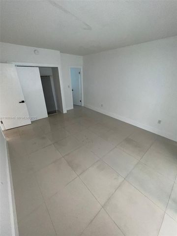 2810 NE 201st Ter G107, Aventura, FL 33180