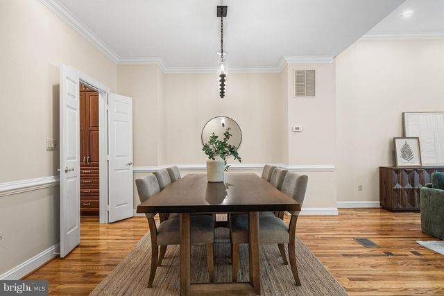 1588 N COLONIAL TER, Arlington, VA 22209