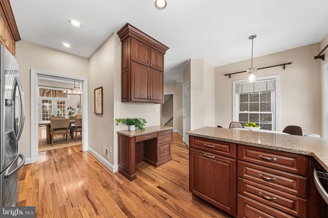 1588 N COLONIAL TER, Arlington, VA 22209