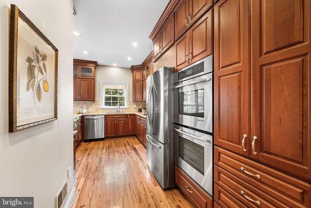 1588 N COLONIAL TER, Arlington, VA 22209