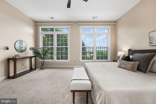 1588 N COLONIAL TER, Arlington, VA 22209