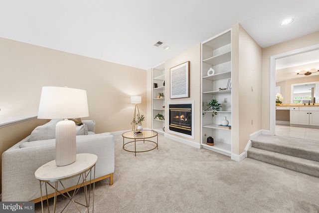 1588 N COLONIAL TER, Arlington, VA 22209
