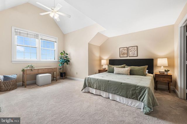 1588 N COLONIAL TER, Arlington, VA 22209