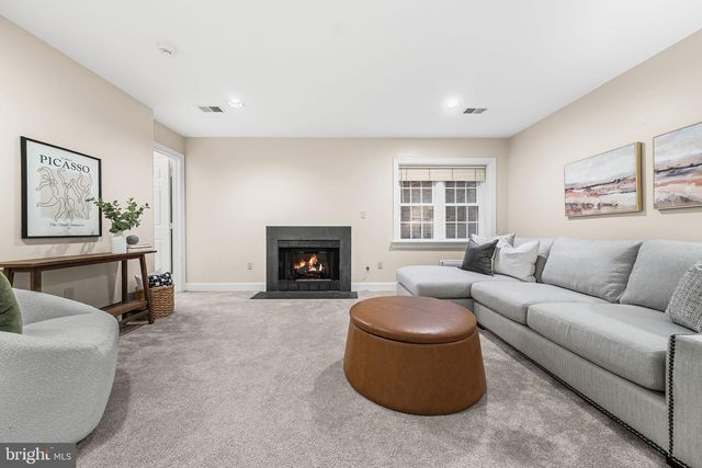 1588 N COLONIAL TER, Arlington, VA 22209