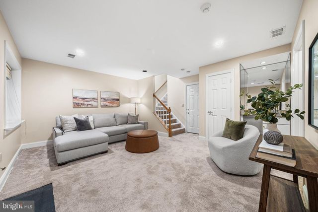 1588 N COLONIAL TER, Arlington, VA 22209
