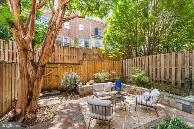 1588 N COLONIAL TER, Arlington, VA 22209