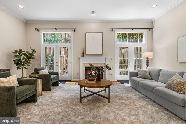 1588 N COLONIAL TER, Arlington, VA 22209