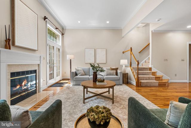 1588 N COLONIAL TER, Arlington, VA 22209