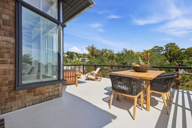 527 Lake Boulevard, Redwood City, CA 94062