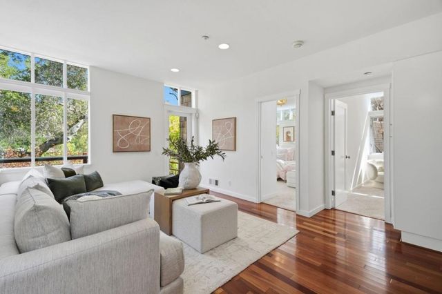 527 Lake Boulevard, Redwood City, CA 94062