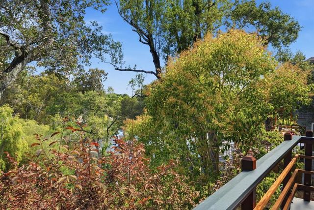 527 Lake Boulevard, Redwood City, CA 94062