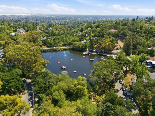527 Lake Boulevard, Redwood City, CA 94062