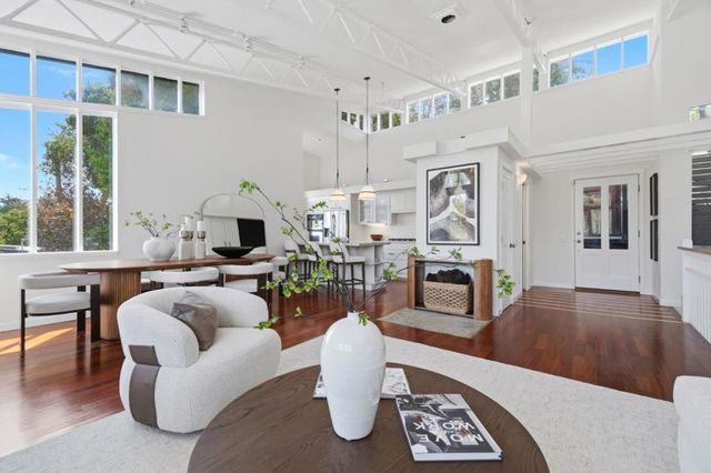 527 Lake Boulevard, Redwood City, CA 94062