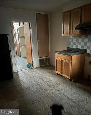 1110 S 7TH ST, Philadelphia, PA 19147