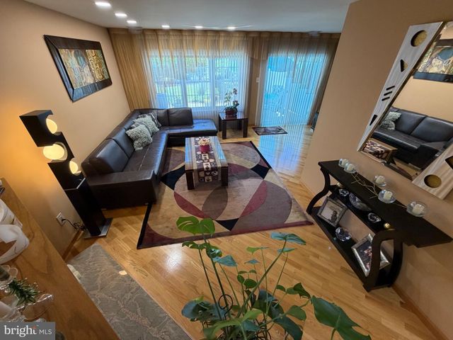 2703 STERLING RD, Yardley, PA 19067