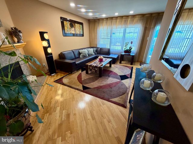 2703 STERLING RD, Yardley, PA 19067