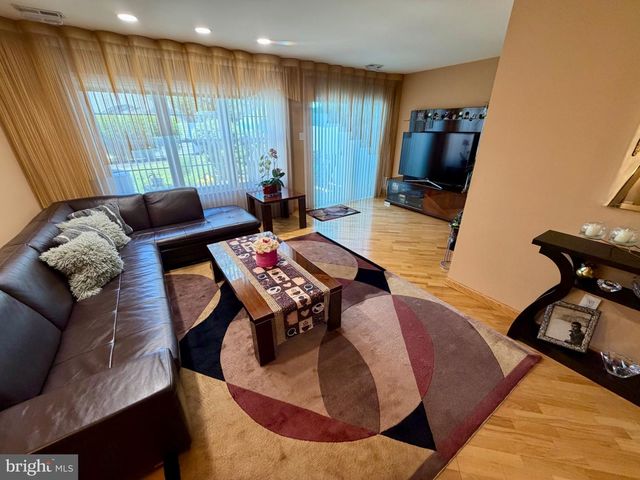 2703 STERLING RD, Yardley, PA 19067