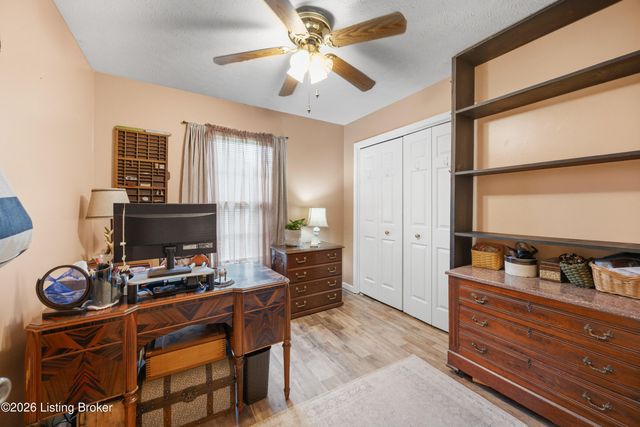 349 Tophill Dr, Shelbyville, KY 40065