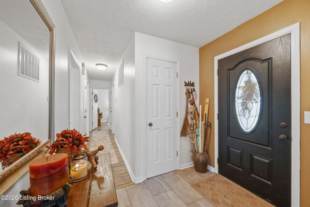 349 Tophill Dr, Shelbyville, KY 40065