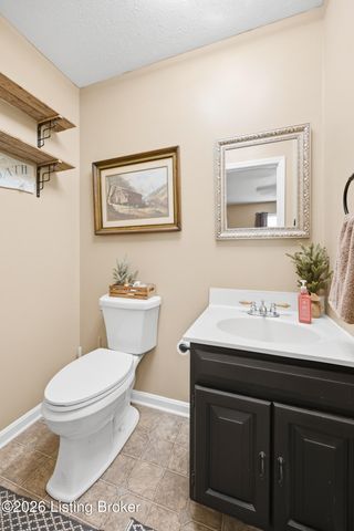 349 Tophill Dr, Shelbyville, KY 40065