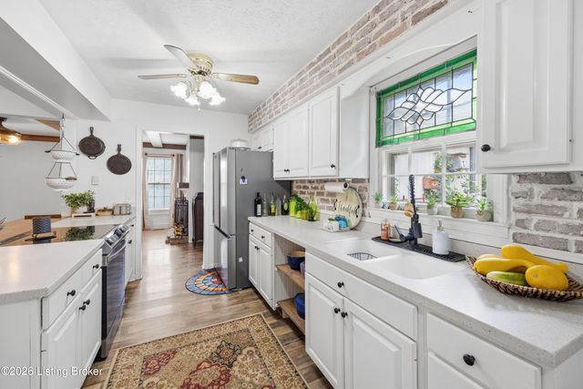 349 Tophill Dr, Shelbyville, KY 40065