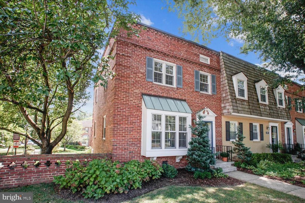 6719 FAIRFAX RD #67, Chevy Chase, MD 20815