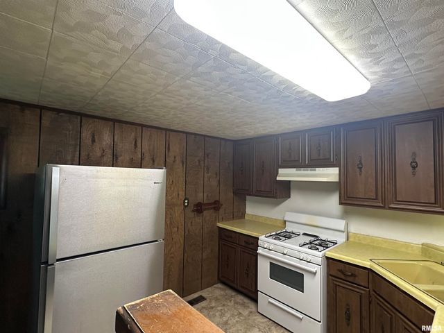 338 WARREN Road, Carbondale, IL 62901