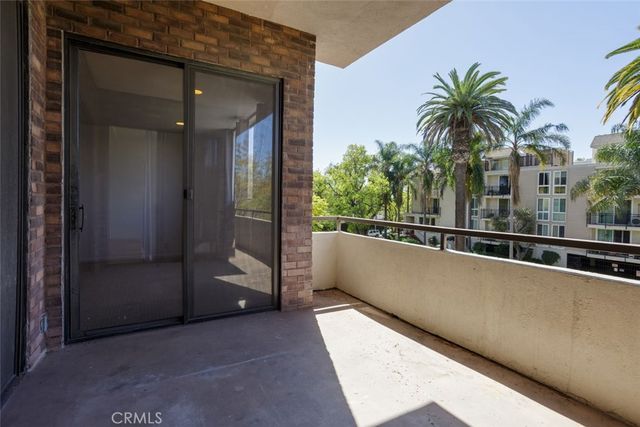 1880 Veteran Avenue, Los Angeles, CA 90025