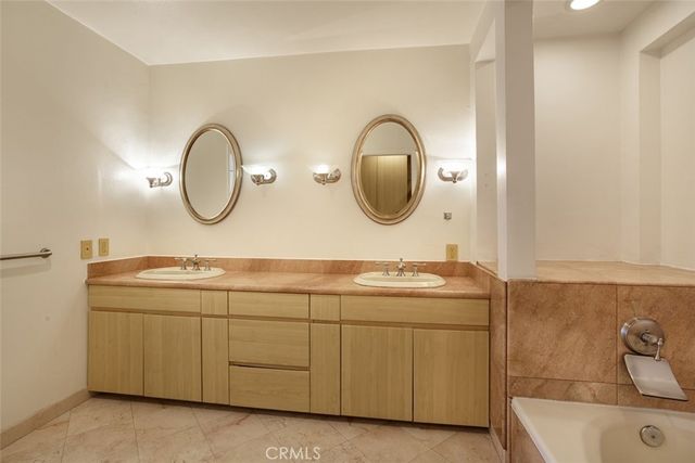 1880 Veteran Avenue, Los Angeles, CA 90025