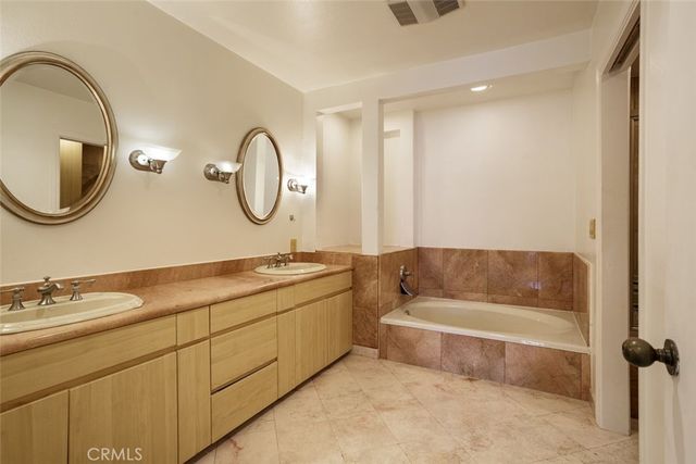 1880 Veteran Avenue, Los Angeles, CA 90025